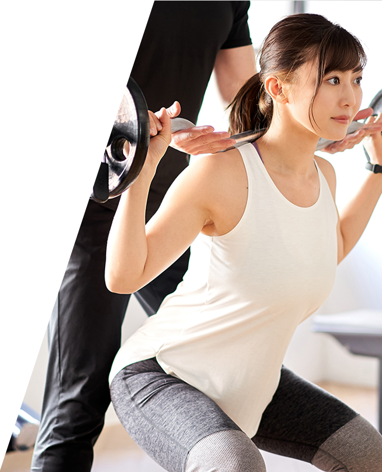 トレーニングをしている女性のビジュアルイメージ